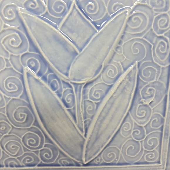 Stone Washed Sea Lite Blue Ceramic Wall Hanging Calla Lily Flower 8.25 x8.25 x 1 - Picture 4 of 11